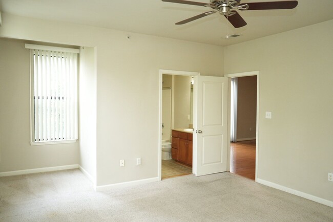 Building Photo - 745 Walker Square, Apt #3A