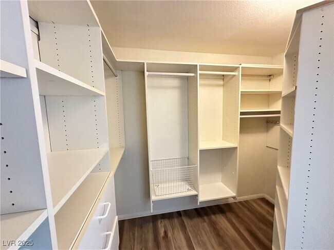 Building Photo - 8204 Tivoli Cove Dr