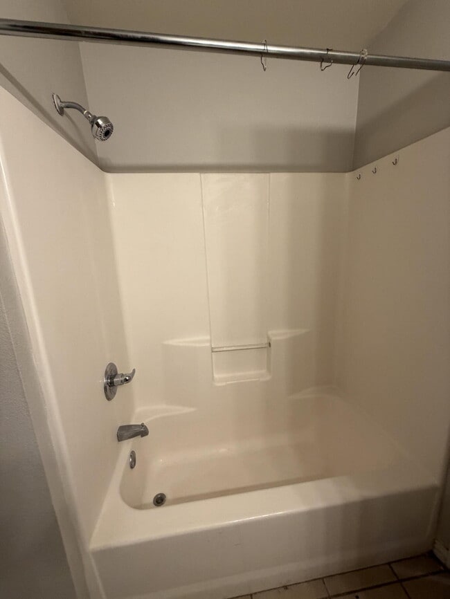 Building Photo - 533 N Clinton Ave