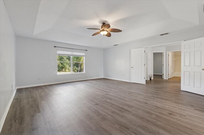 Building Photo - 140 Corral Cir