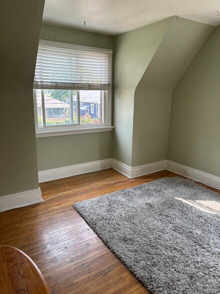 Building Photo - 2747 La Salle Ave