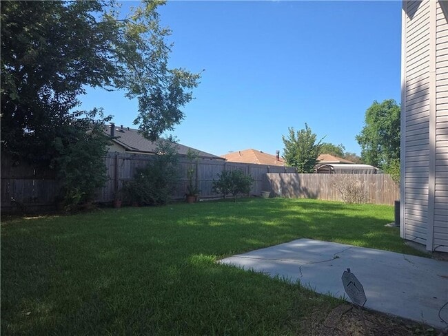 Building Photo - 1701 Rivertree Ct