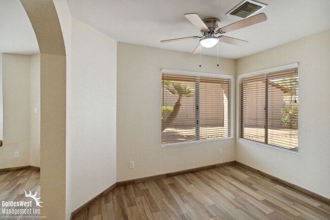 Building Photo - Gorgeous 2Bdm 2Ba Single Story Home with A...