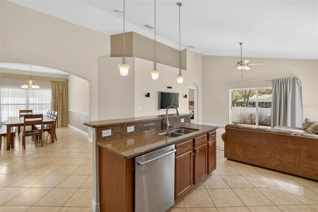 Building Photo - 6510 S Himes Ave