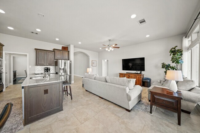 Building Photo - 10839 High Red Mesa