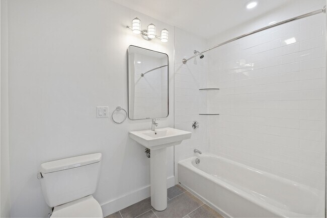 Building Photo - 406 Columbia St