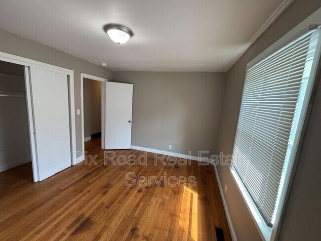 Building Photo - 1750 N Staunton Dr