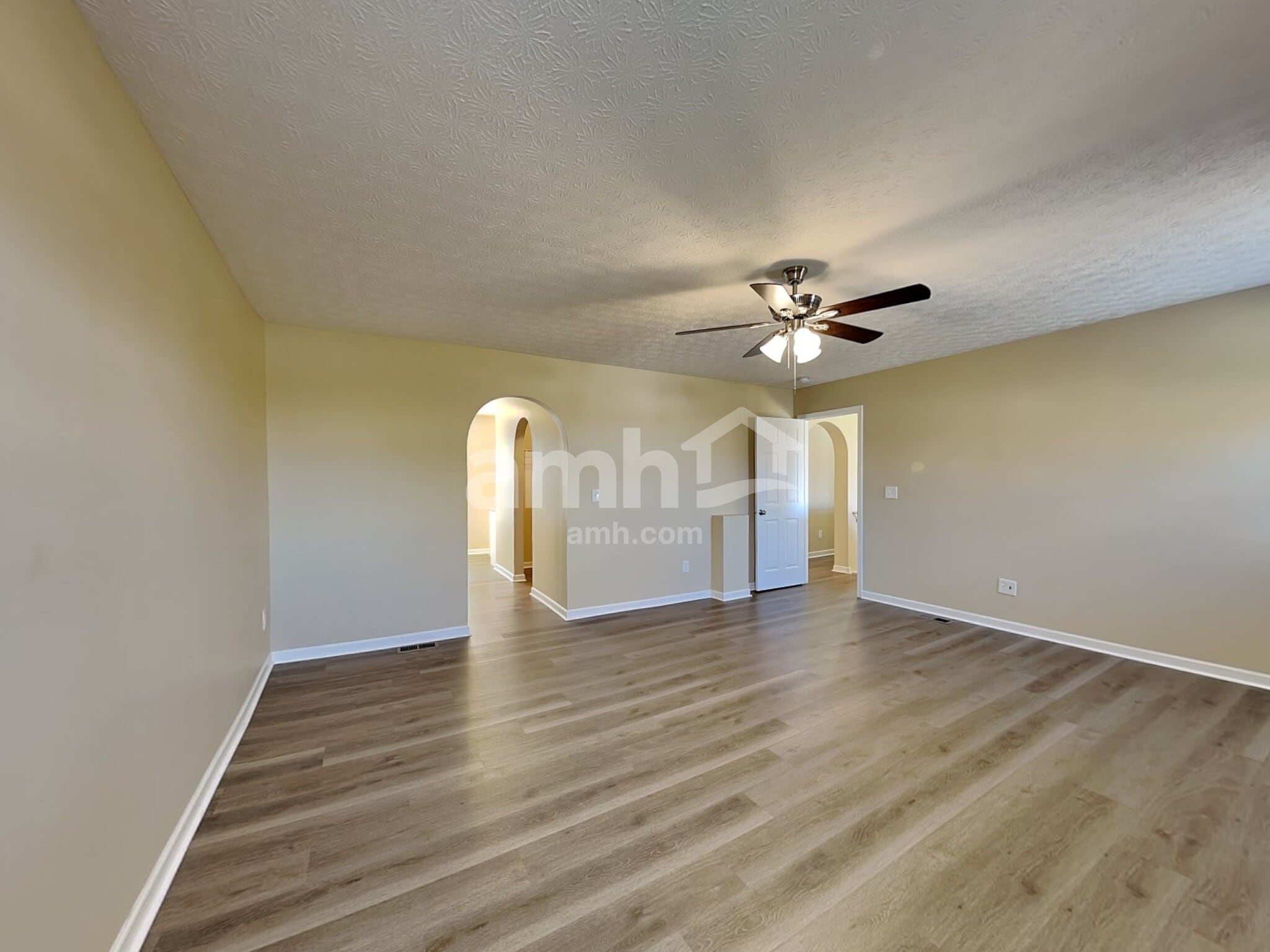 Building Photo - 80 Simsbury Ct