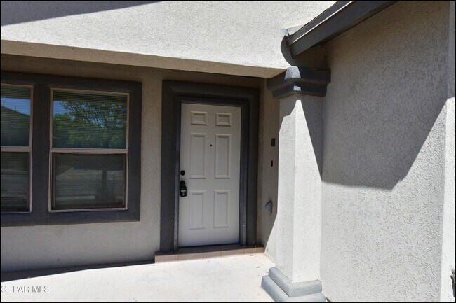 Building Photo - 10661 Canyon Sage Dr