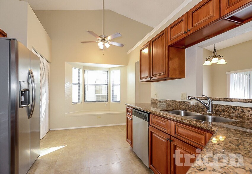 Building Photo - 8111 Hathaway Dr