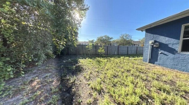 Building Photo - 903 Beckett St