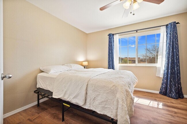 Building Photo - 56034 Desert Gold Dr