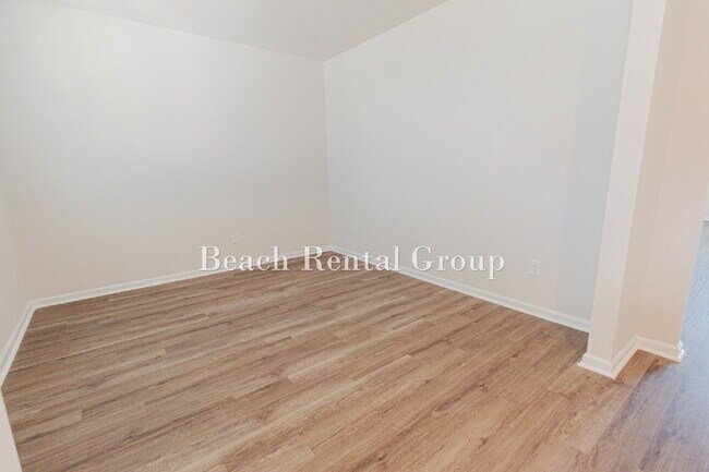 Building Photo - 5 Bedroom Home in Myrtle Beach