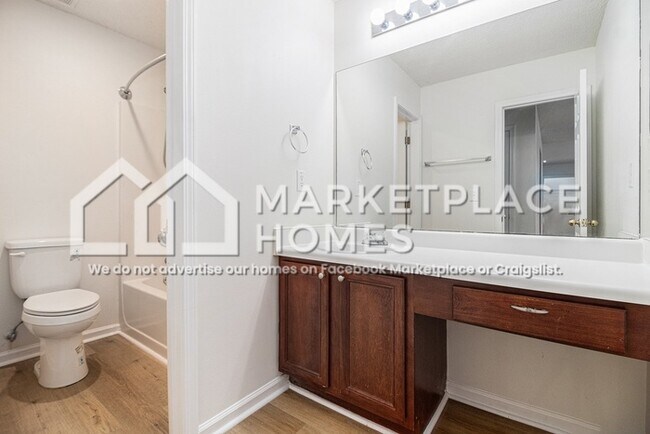 Building Photo - 10143 Deep Creek Dr