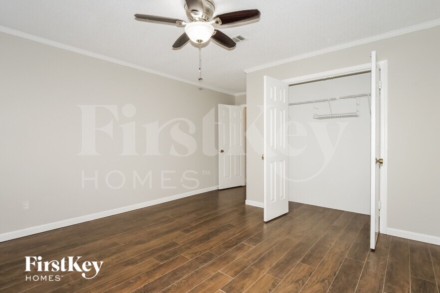 Building Photo - 9460 Woodcutter Ln