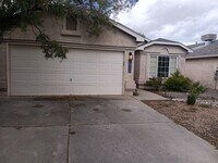 Building Photo - 3 Bedroom, 2 Bathroom Home! Schedule a Sho...