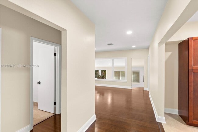 Building Photo - 140 Santander Ave