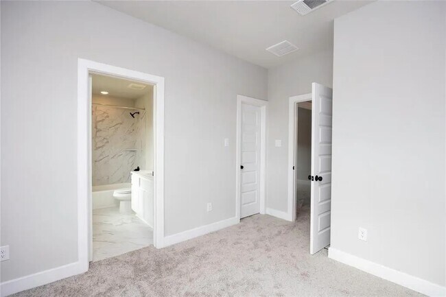 Building Photo - 24130 Elkhorn Gln Ln