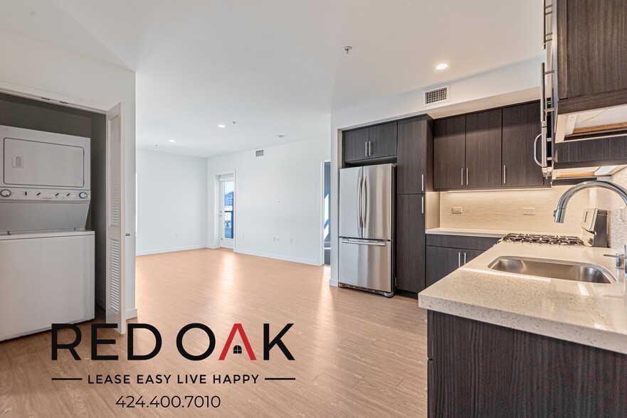 Building Photo - 11405 Chandler Blvd