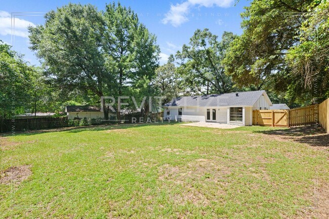 Building Photo - 5812 Hanging Moss Ct