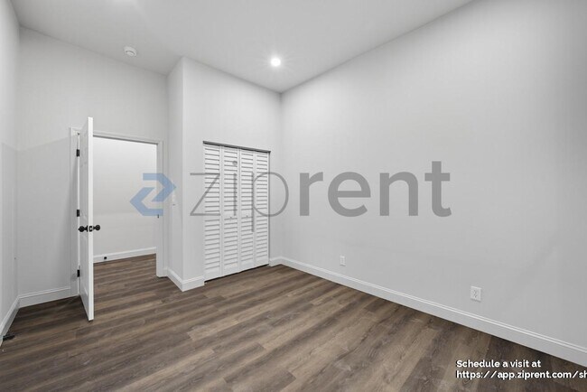 Building Photo - 981 Metropolitan Pkwy SW