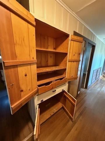 Building Photo - 909 S Brown Ave