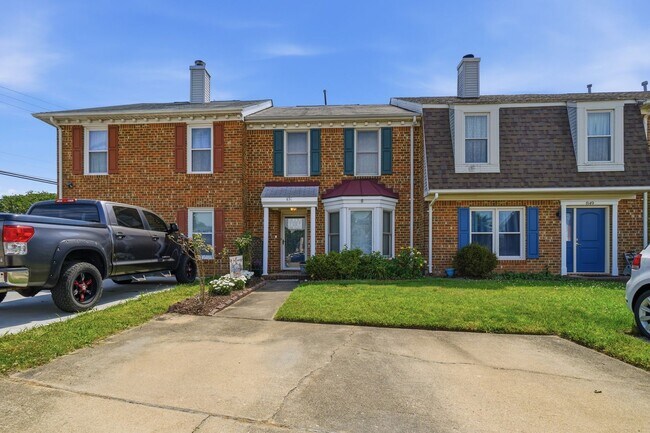 Building Photo - A gem in Knells Ridge!