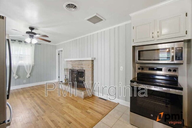 Building Photo - 4012 Nina Dr