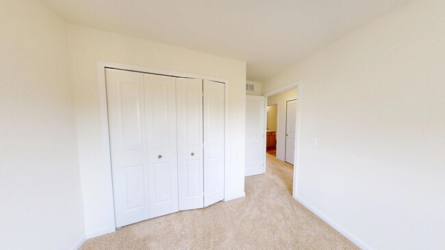 Building Photo - 5391 Swan Dr