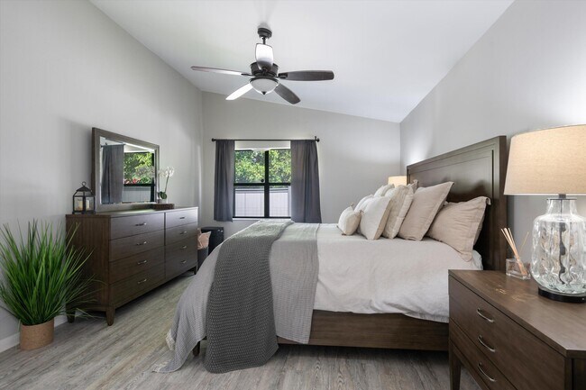 Building Photo - 2482 Bedford Mews Dr