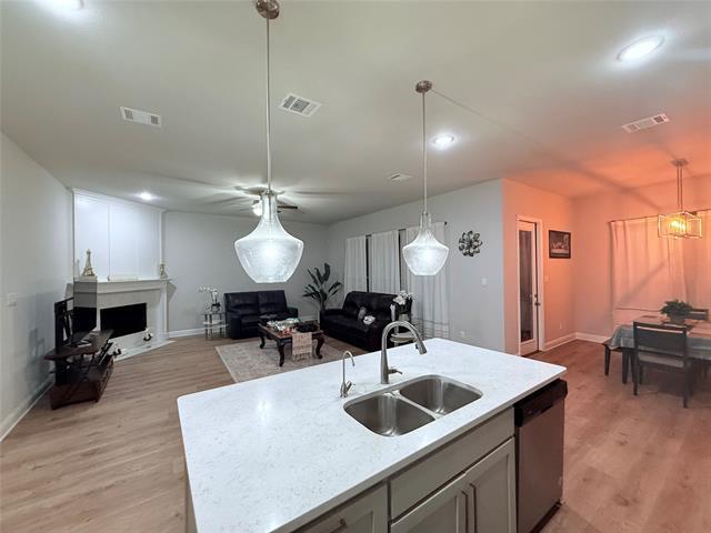 Building Photo - 208 Hardwood Trl