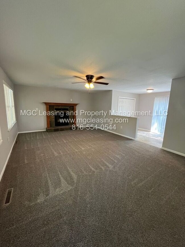 Building Photo - Single Family Home close to Historic Downtown Lee's Summit!