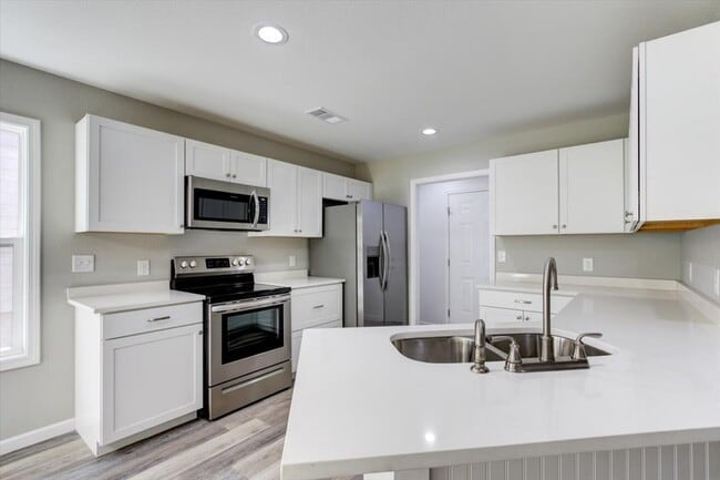 Building Photo - 205 Elysian Hills Dr