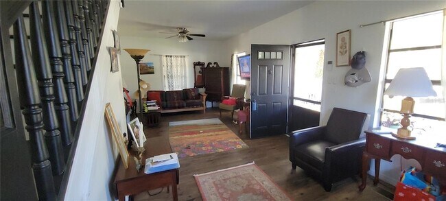 Building Photo - 416 W Howry Ave