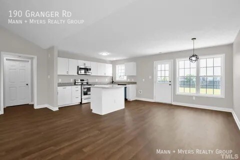 Building Photo - 190 Granger Rd