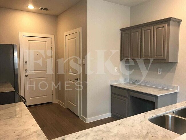 Building Photo - 9948 Rio Doso Drive