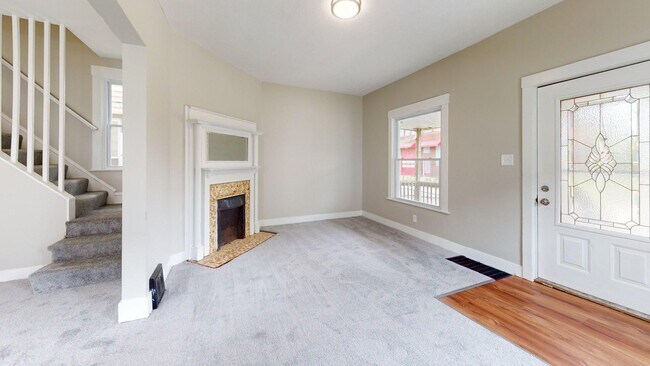 Building Photo - Madison/West Blvd neighborhood: 3 bedroom/1 bath single family home.