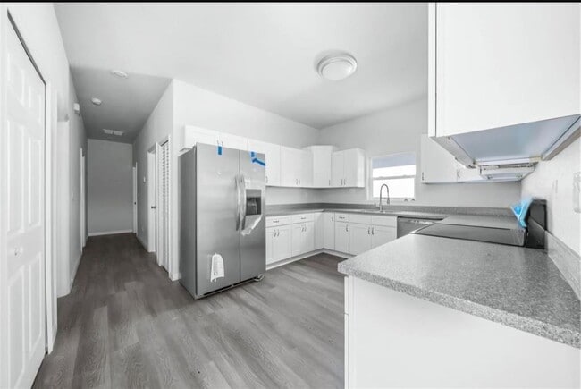 Building Photo - 1450 Las Villas Blvd