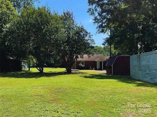 Building Photo - 1838 Waxhaw Indian Trail Rd