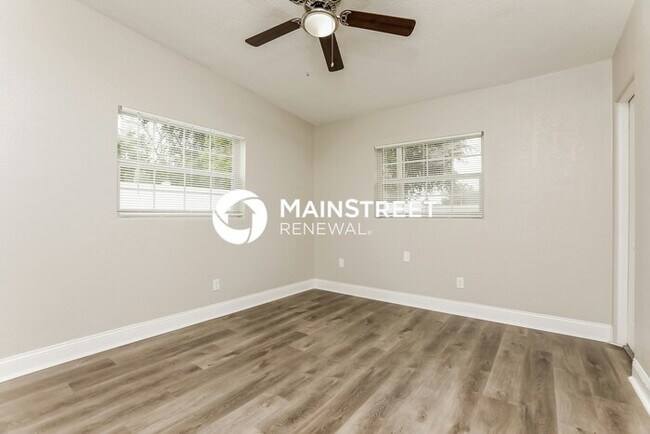 Building Photo - 3 Bedroom Pet-Friendly Home in Orlando, FL with Main Street Renewal