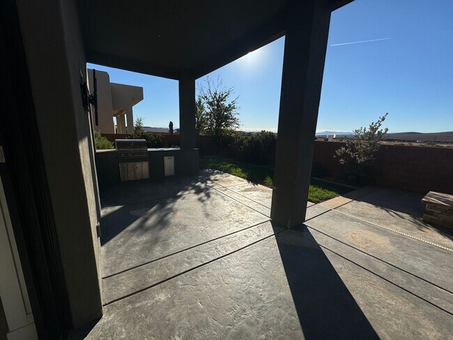 Building Photo - Home in Anasazi Vista neighborhood.
