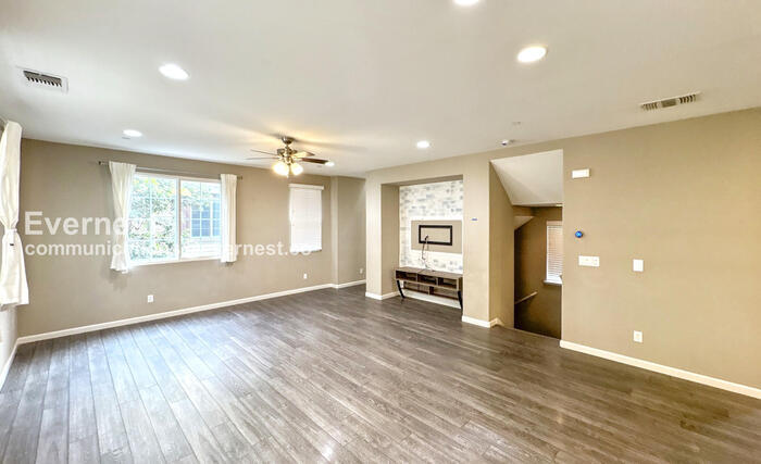 Building Photo - 81 Middleton Pl