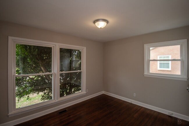 Building Photo - Cozy renovated ranch near Uptown