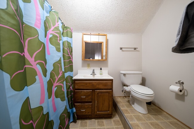 Building Photo - 14130 35th Ave N