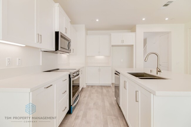 Building Photo - 16076 Jaegar Ln