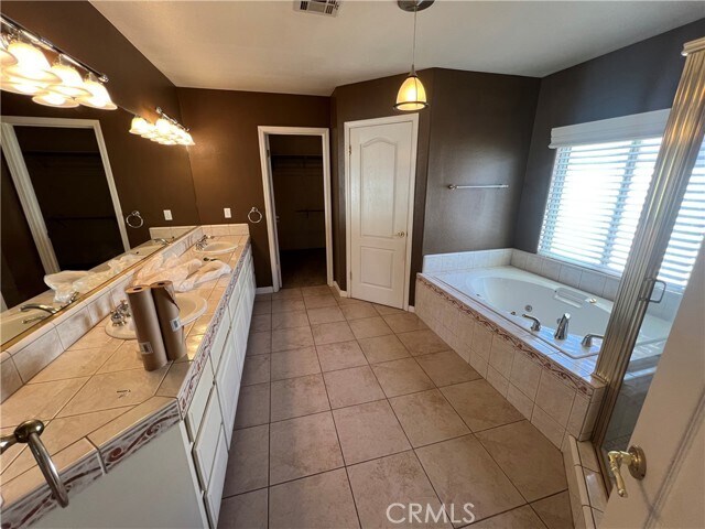 Building Photo - 22157 Loch Lomond Dr
