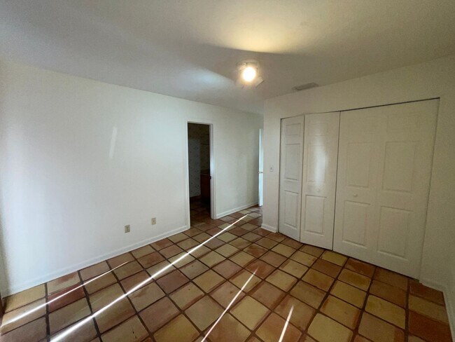 Building Photo - Mid-Century Modern Oasis on 5+ Acres – Pri...