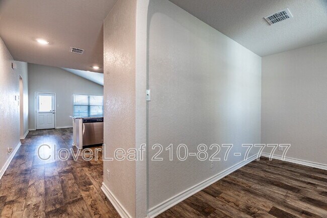 Building Photo - 950 Winged Scoter