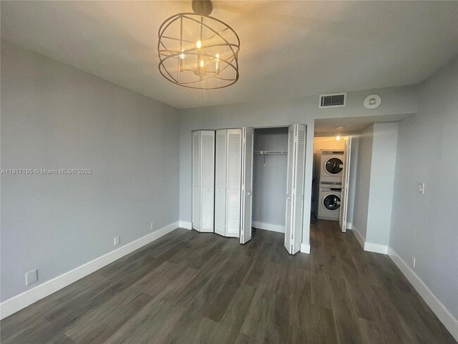 Building Photo - 780 NE 69th St