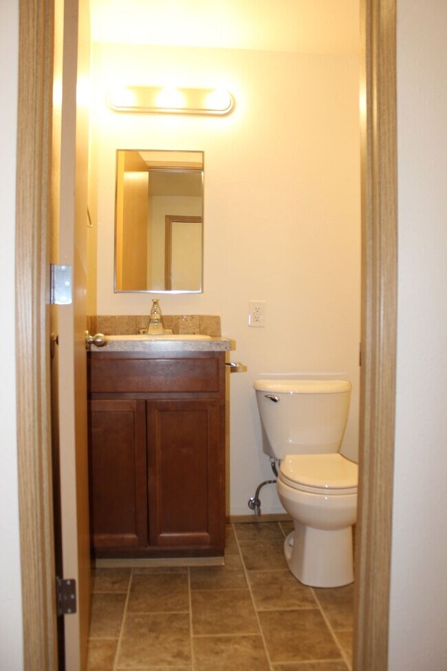 Building Photo - 4 bedroom house